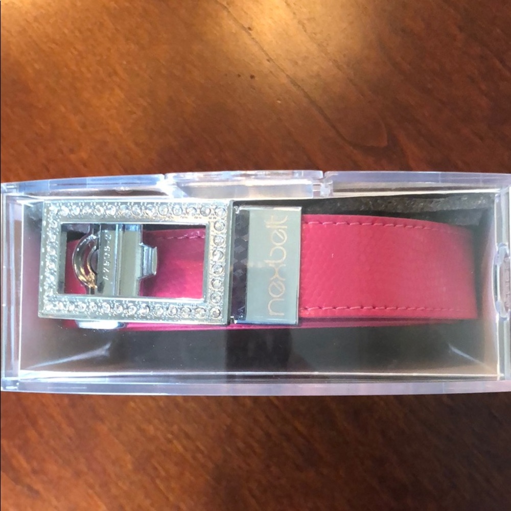 Women’s NWT Nexbelt Belt with no holes